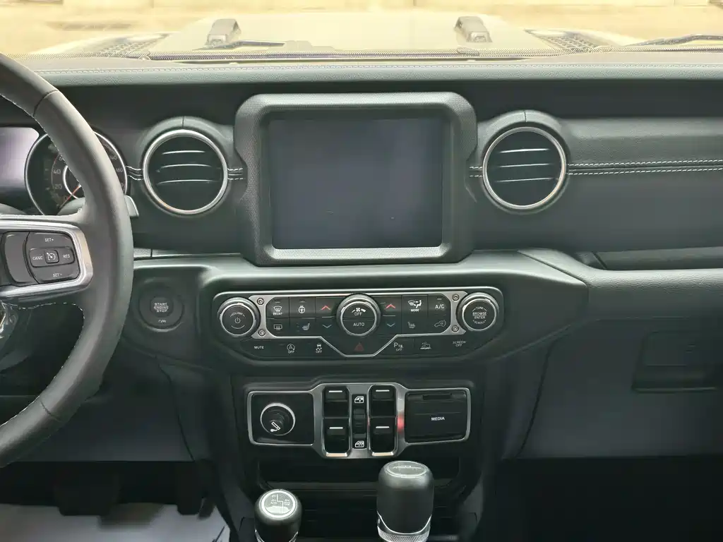 Jeep Gladiator 2025 — фото 10