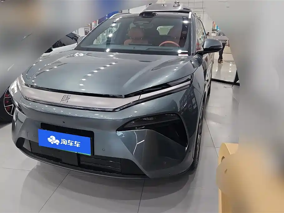 BYD Tang L 2025