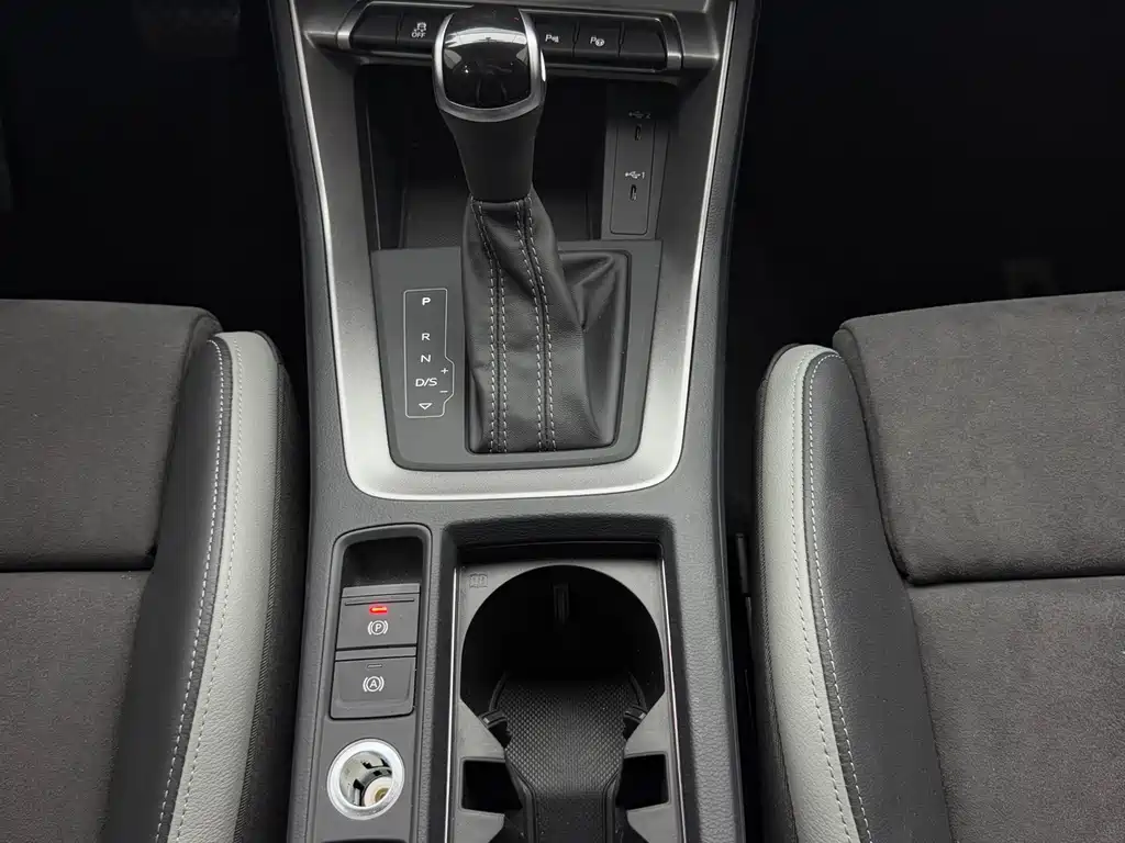 Audi Q3 2023 — фото 12