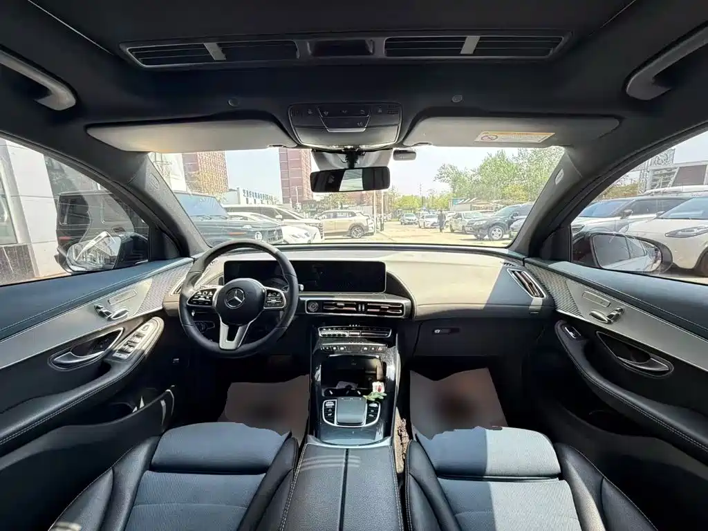 Mercedes-Benz EQC 2020 — фото 10