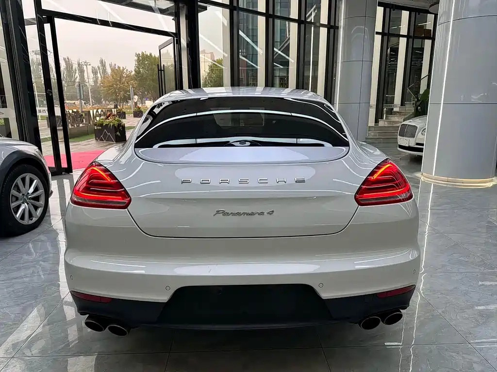 Porsche Panamera 2015 — фото 29