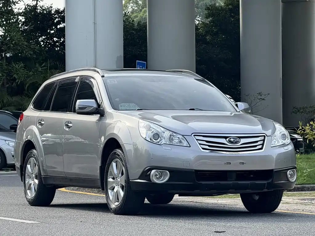 Subaru Outback 2010 — фото 2