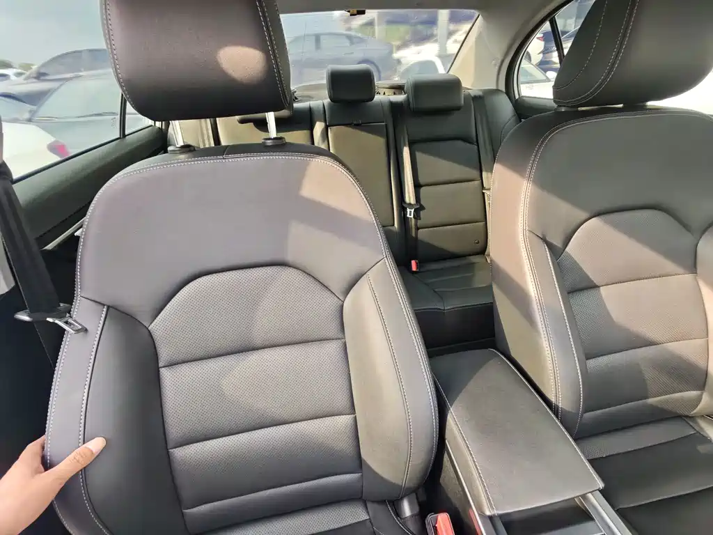 Geely Emgrand 2020 — фото 10
