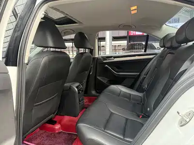 Volkswagen Sagitar 2018