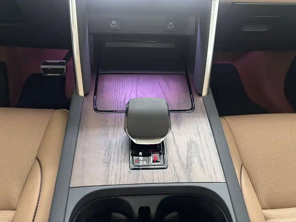 Land Rover Discovery Sport 2025 — фото 17