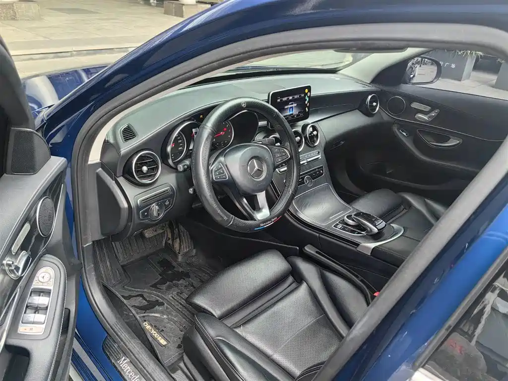 Mercedes-Benz C-Class 2018 — фото 10