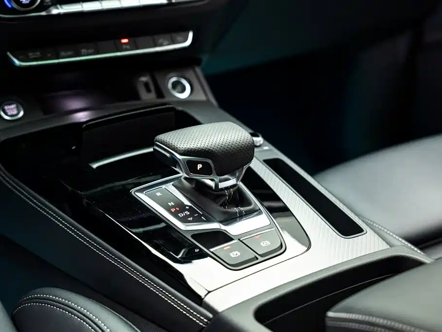 Audi Q5L 2025 — фото 14