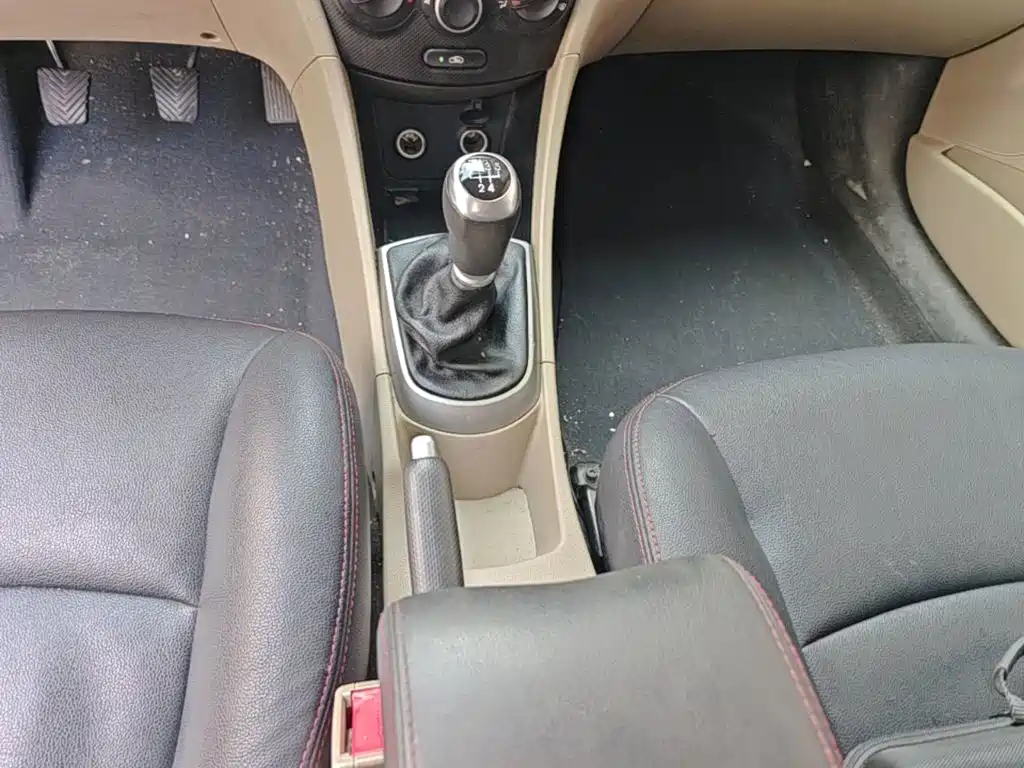 Hyundai Verna 2015 — фото 14