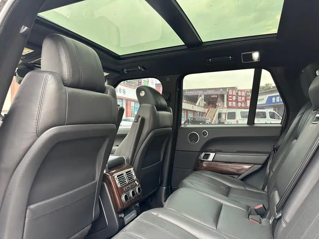 Land Rover Range Rover 2018 — фото 12
