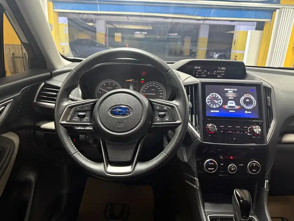 Subaru Forester 2024 — фото 13
