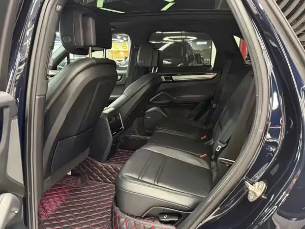 Porsche Cayenne 2022