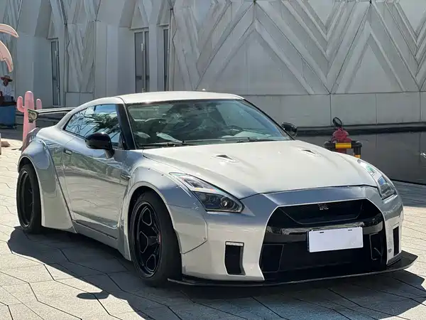 Nissan GT-R 2012