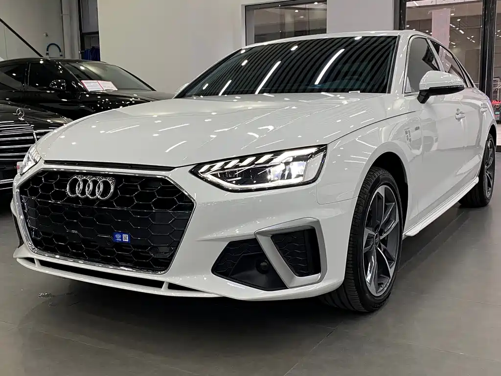 Audi A4L 2025 — фото 1