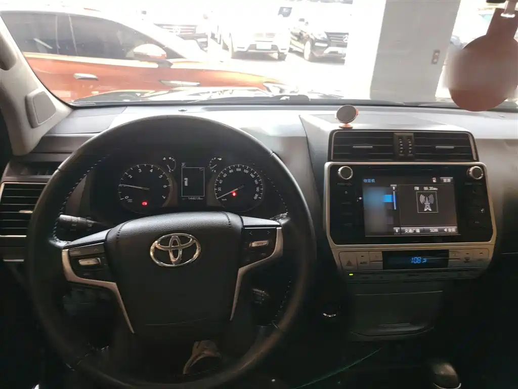 Toyota Prado 2018 — фото 10