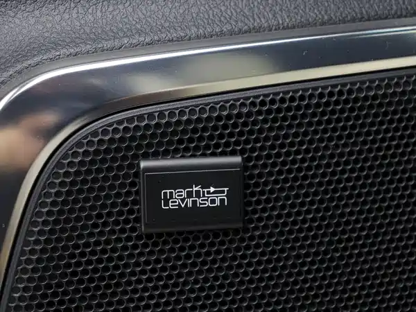 Lexus LM 2020