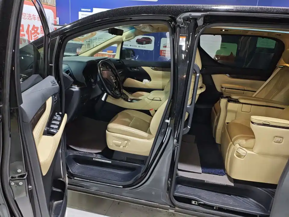 Toyota Vellfire 2022