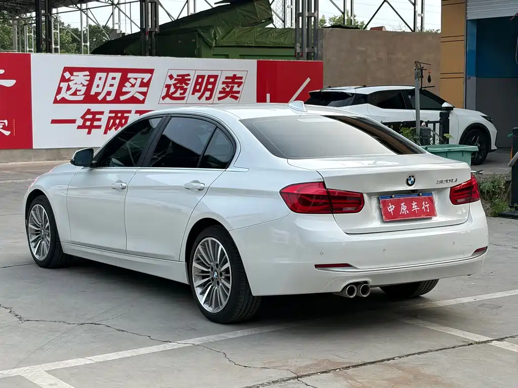 BMW 3 Series 2018 — фото 19
