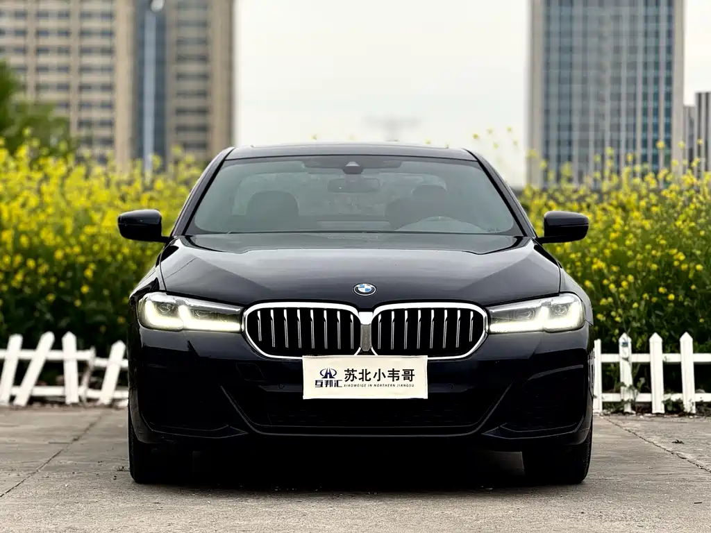 BMW 5 Series 2023 — фото 1
