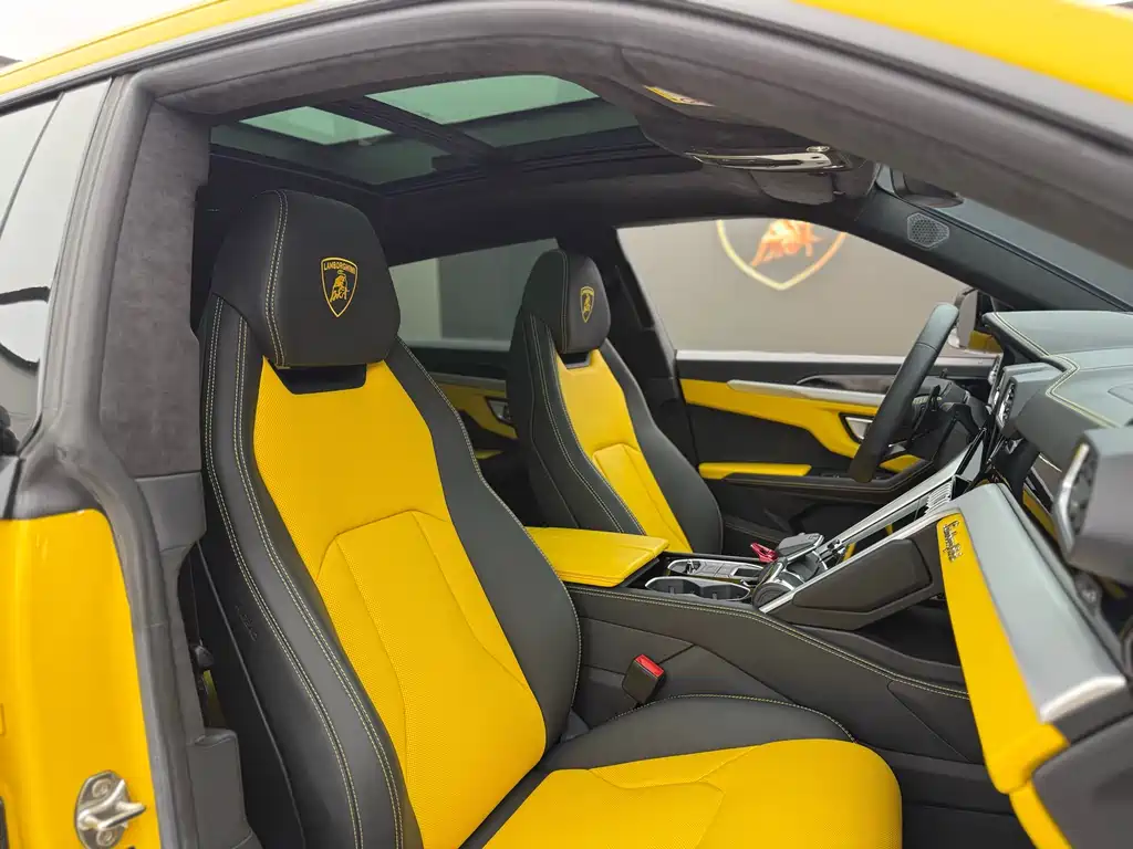 Lamborghini Urus 2023 — фото 17