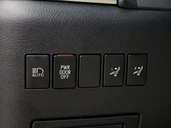 Lexus LM 2020