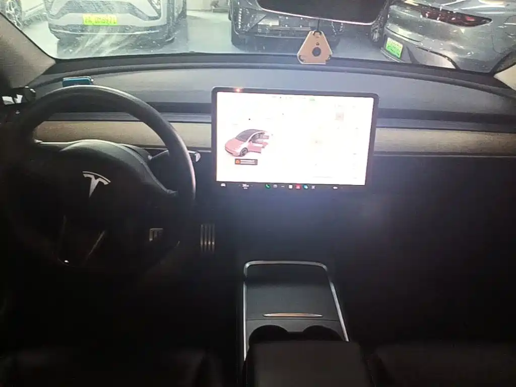 Tesla Model Y 2021 — фото 10