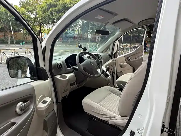 Nissan NV200 2017