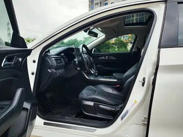 Hongqi H5 2022