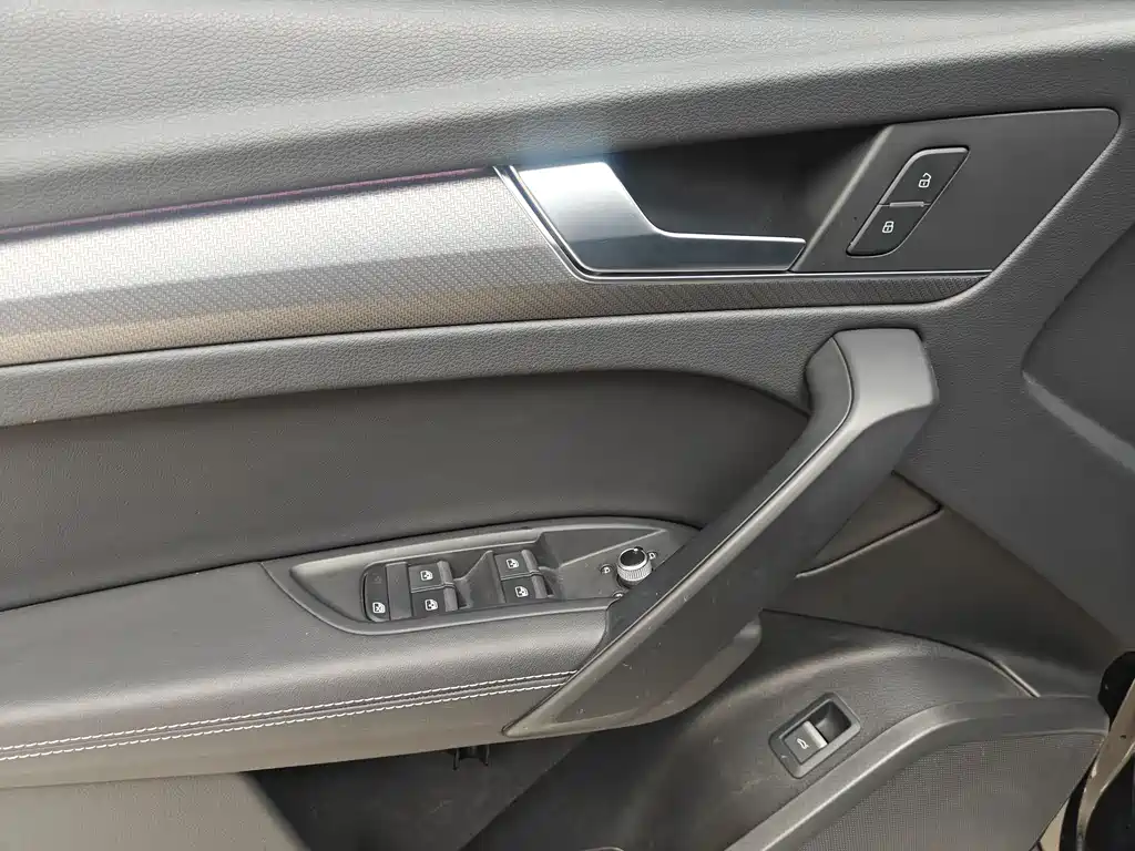 Audi Q5L 2022 — фото 16
