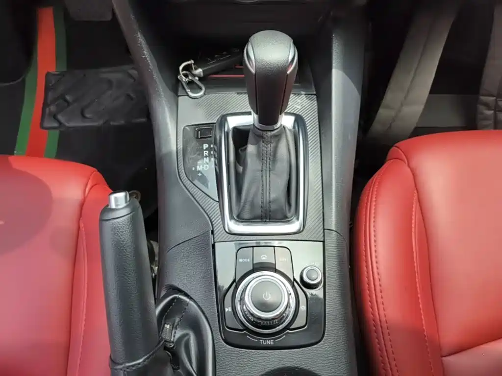 Mazda 3 Axela 2016 — фото 14