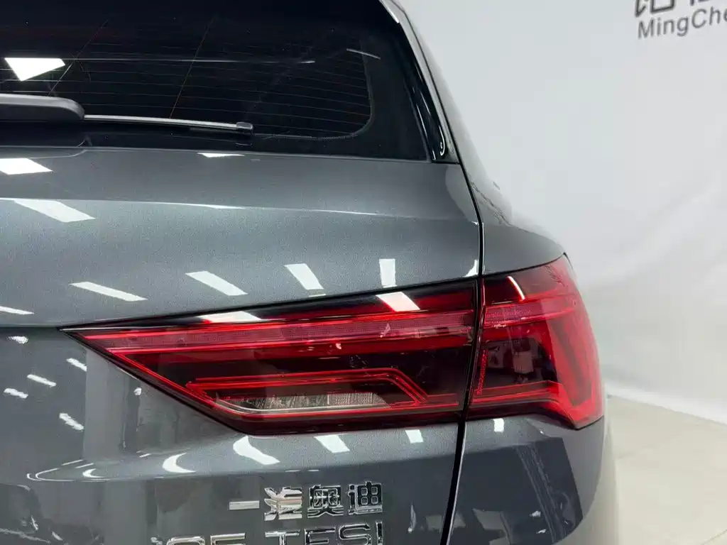 Audi Q3 2022 — фото 9