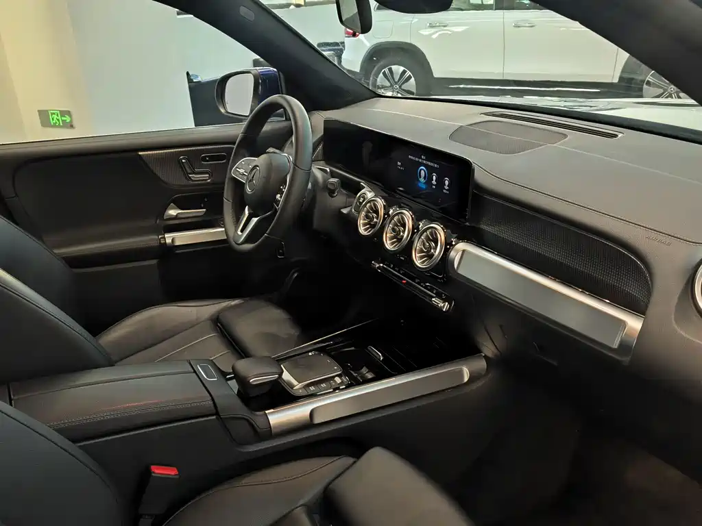 Mercedes-Benz EQB 2023 — фото 12