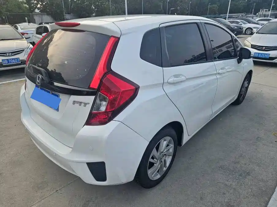 Honda Fit 2015 — фото 13
