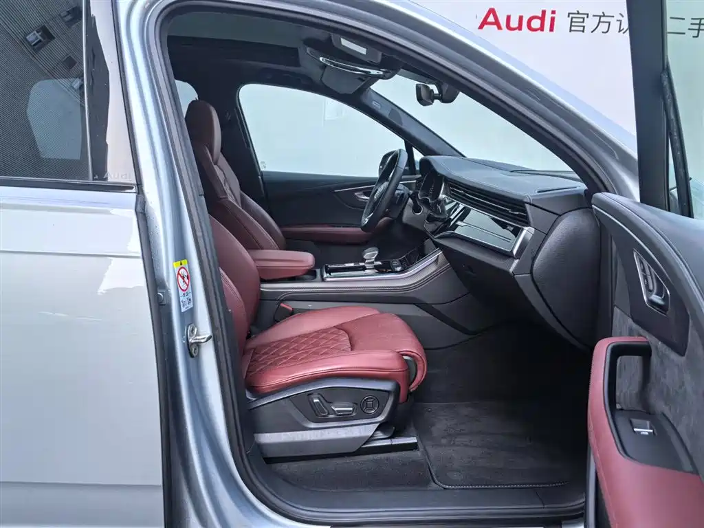 Audi SQ7 2024 — фото 10