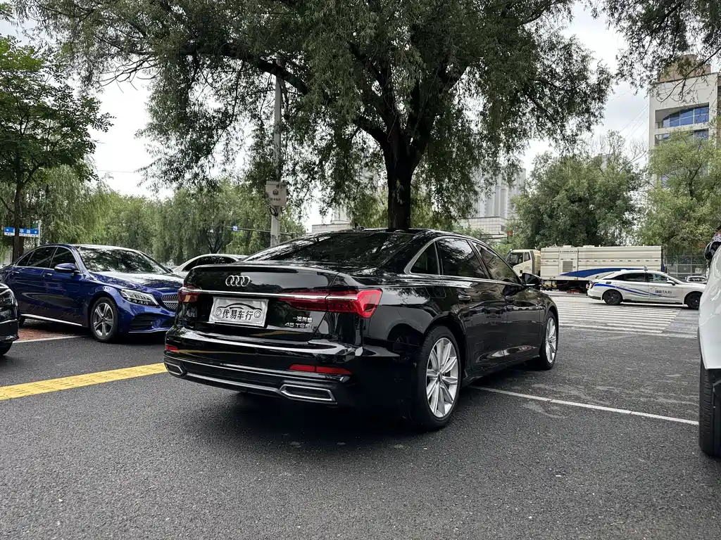 Audi A6L 2022