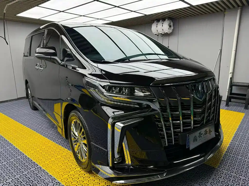 Toyota Alphard 2021 — фото 1