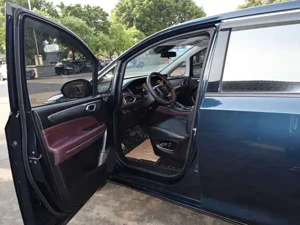 GAC Trumpchi M6 2021
