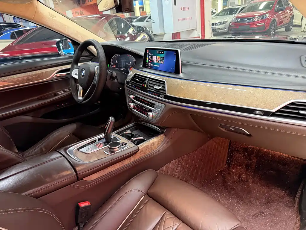 BMW 7 Series 2019 — фото 20