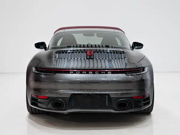 Porsche 911 2023