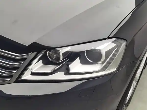 Volkswagen Magotan 2013