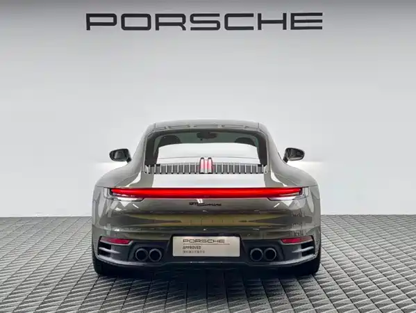 Porsche 911 2023