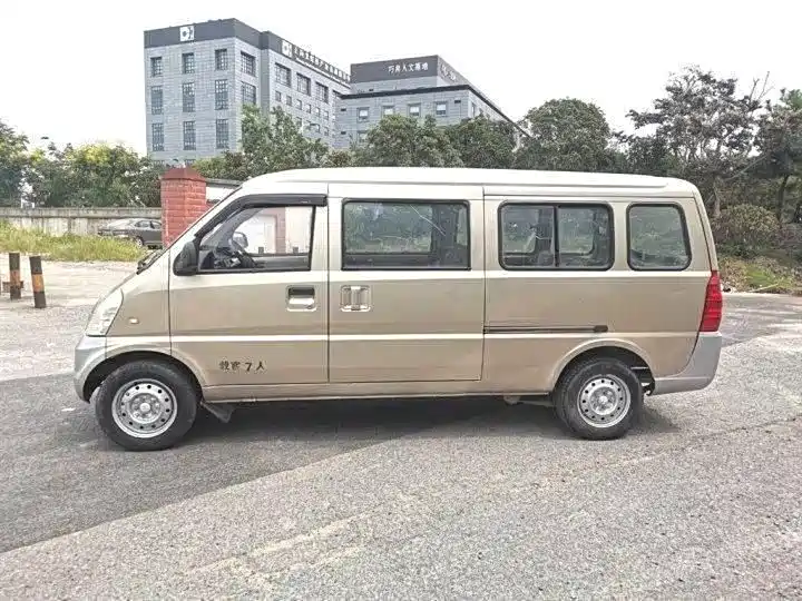 Wuling Rongguang 2015