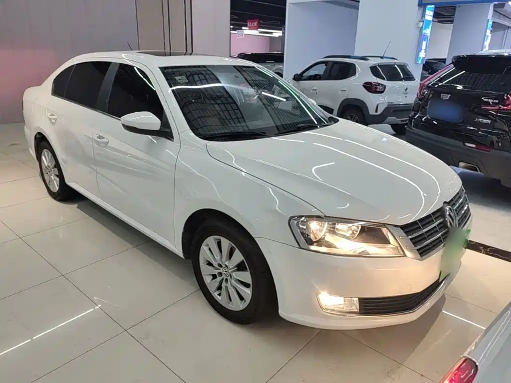 Volkswagen Lavida 2015
