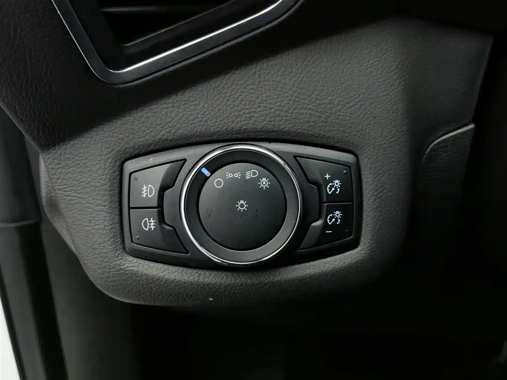Ford Kuga 2014 — фото 21