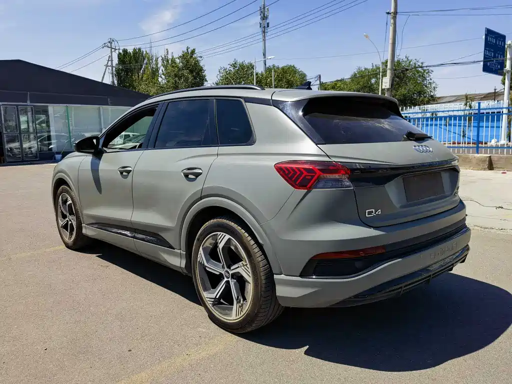 Audi Q4 E-Tron 2023 — фото 13