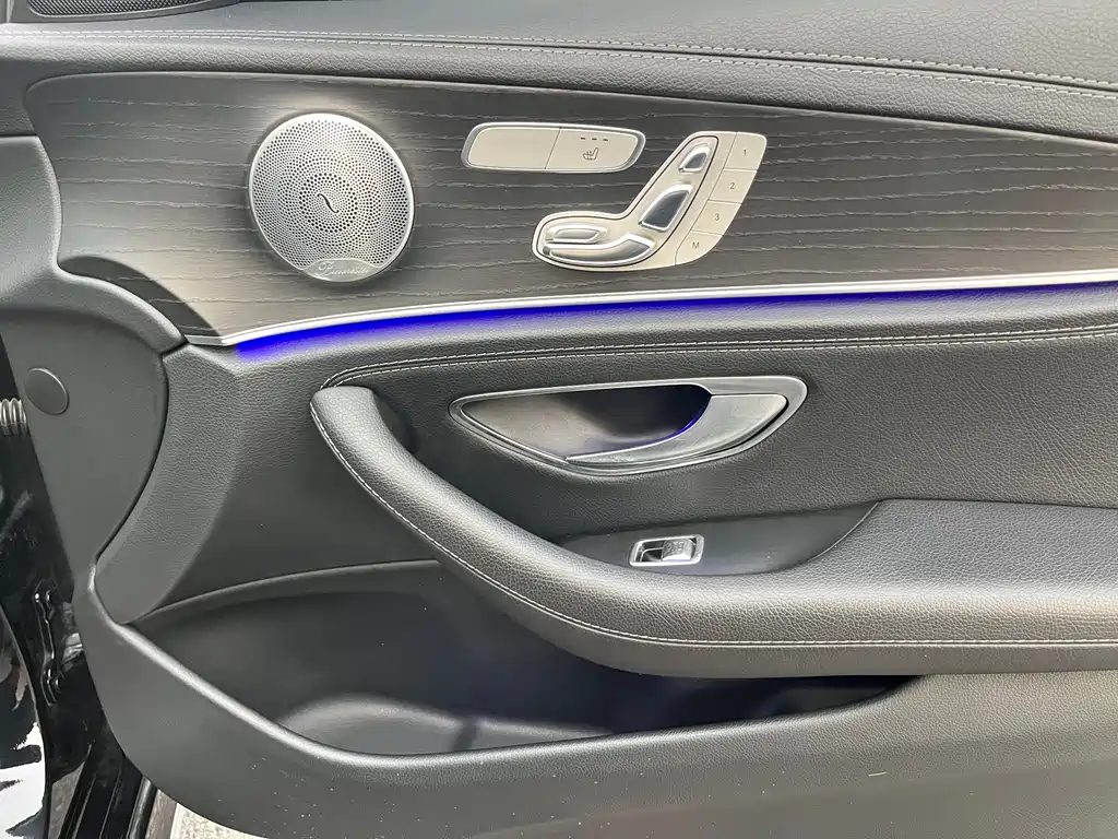 Mercedes-Benz E-Class 2019 — фото 22