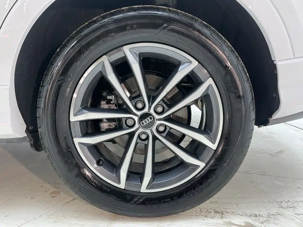 Audi Q3 2023 — фото 27