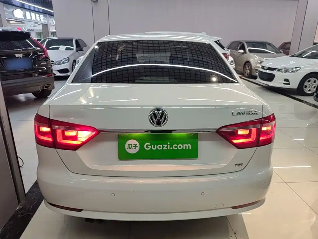 Volkswagen Lavida 2015