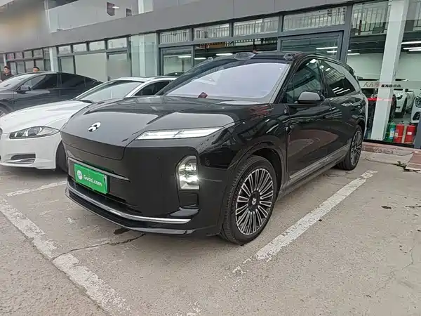 NIO ES8 2025