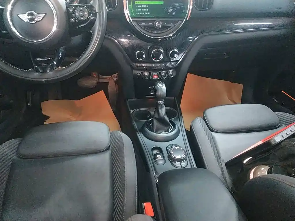 MINI Countryman 2018 — фото 10
