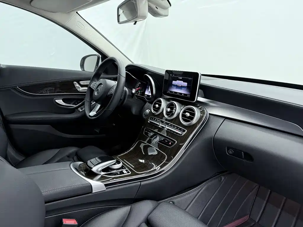 Mercedes-Benz C-Class 2018 — фото 13